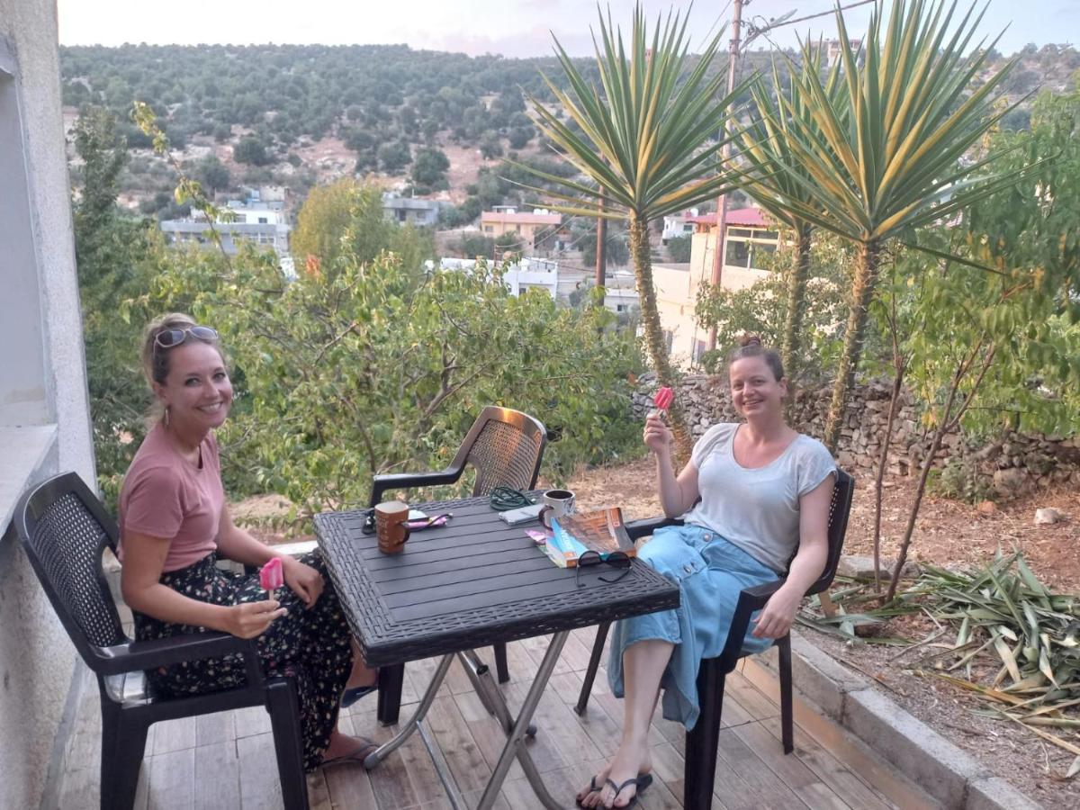 Mhna Guest House ‘Ajlūn Екстериор снимка